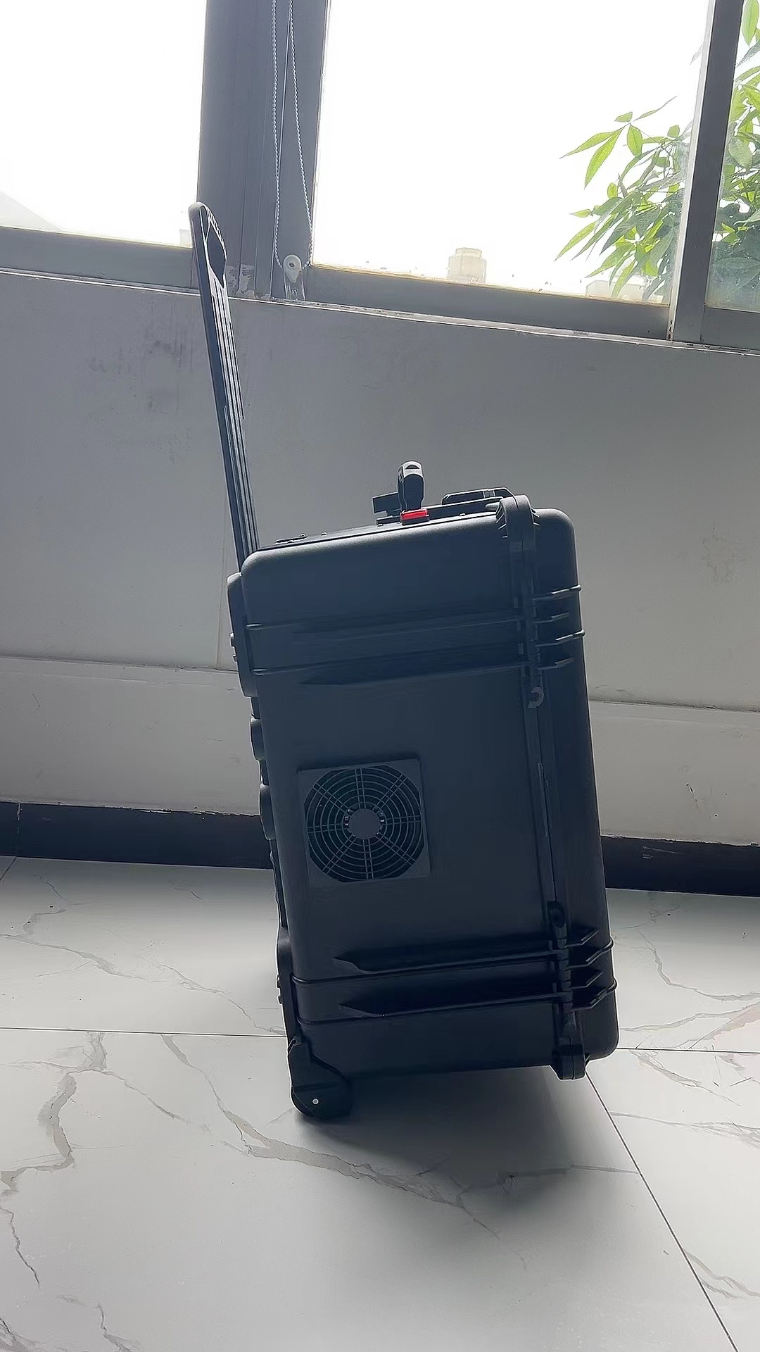 新津手拉箱型移动通信干扰器
